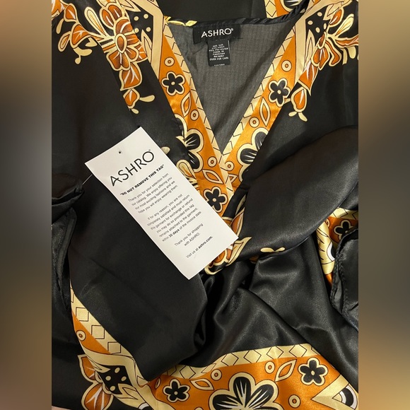 ASHRO Black/Gold Floral Long Caftan. NWT/original packaging. One size fits most! - Picture 2 of 9